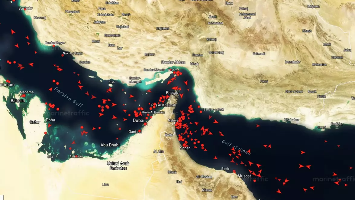 Arabia Saudită a trimis 34 milioane de barili prin Strâmtoarea Ormuz. Piața petrolului trece de la panică la ofertă