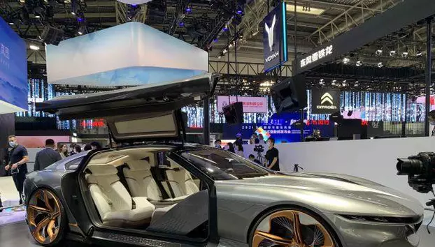 Cum vor producătorii auto chinezi să cucerească segmentul premium din Europa. Tehnologia devine principala armă în lupta cu mărcile germane