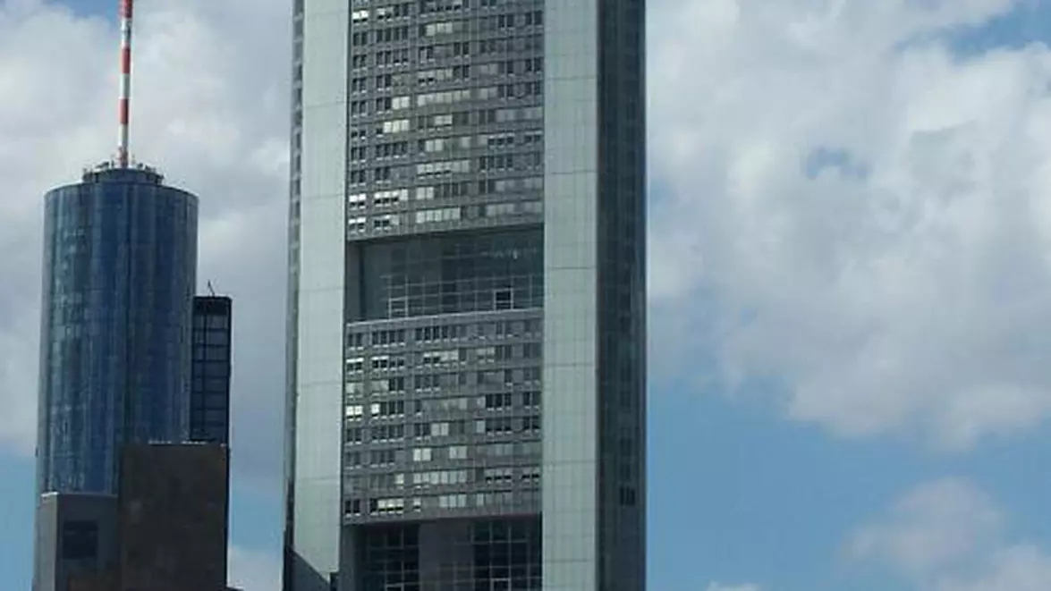 Commerzbank concediază 3.000 de angajați. Disputa cu UniCredit se intensifică în sectorul bancar 