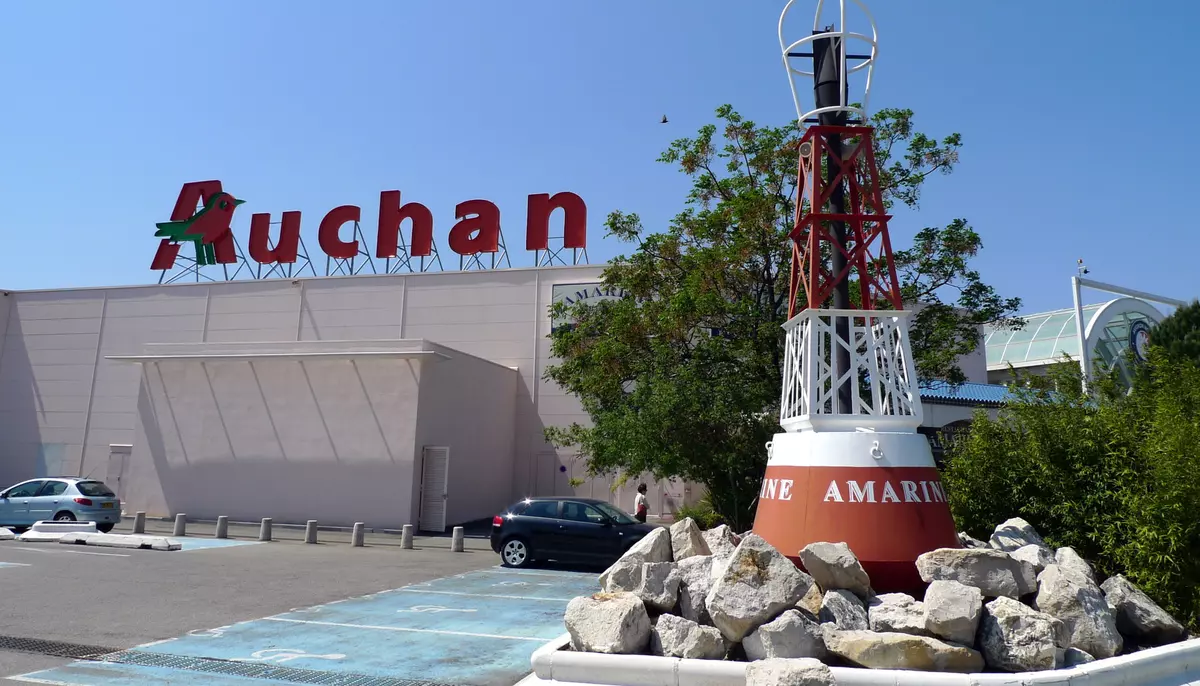 Auchan România depășește pragul de 8 miliarde de lei la cifra de afaceri. Retailerul revine pe profit după pierderile anterioare 