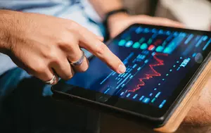 Cum devin ETF-urile o soluție pentru investitori. Banca Transilvania și BRD intră pe o piață de 2 miliarde lei