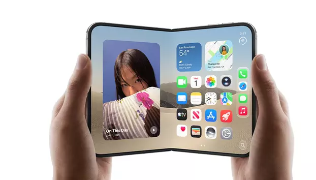 Apple pregătește un iPhone pliabil de 1.999 de dolari. Întrebarea este cine îl va cumpăra