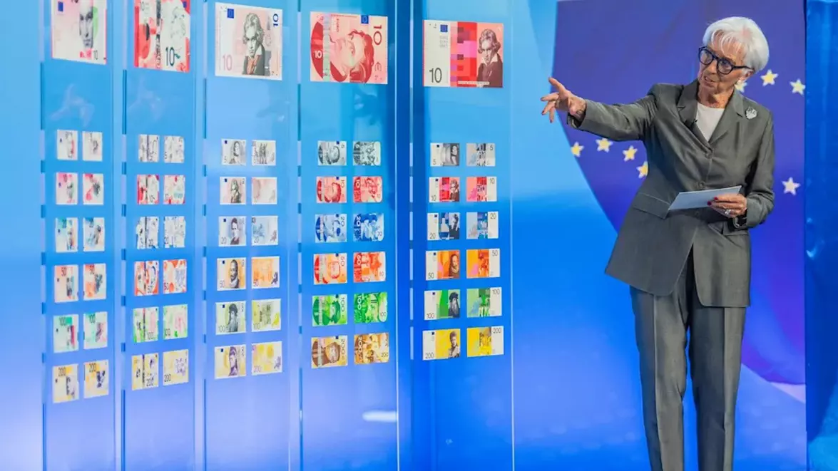 BCE prezintă 10 variante pentru noile bancnote euro: artiști sau păsări. Aici găsești linkul unde poți vota