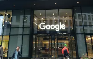 Acțiunile Alphabet au scăzut cu 15%. Investitorii se tem că Google își pierde avantajul în cursa inteligenței artificiale