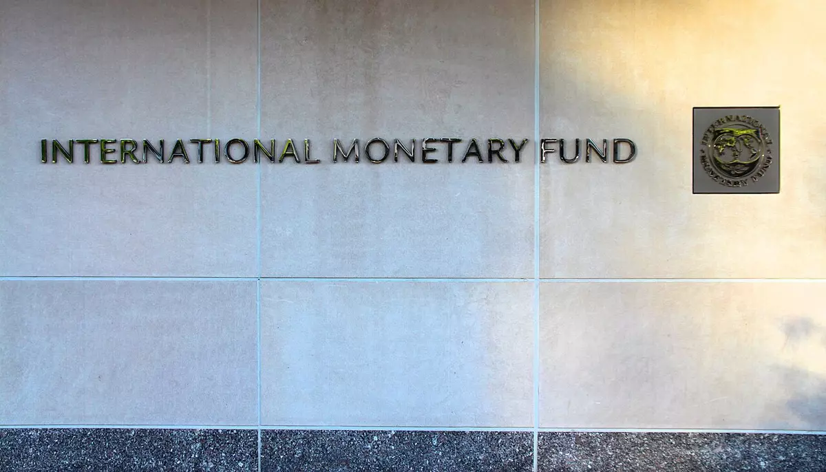 FMI majorează prognoza de creștere, dar avertizează investitorii. Boomul AI concentrează tot mai mult economia globală