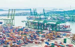 Exporturile Japoniei cresc puternic datorită boom-ului AI și yenului slab. Economia rămâne însă vulnerabilă la șocurile energetice