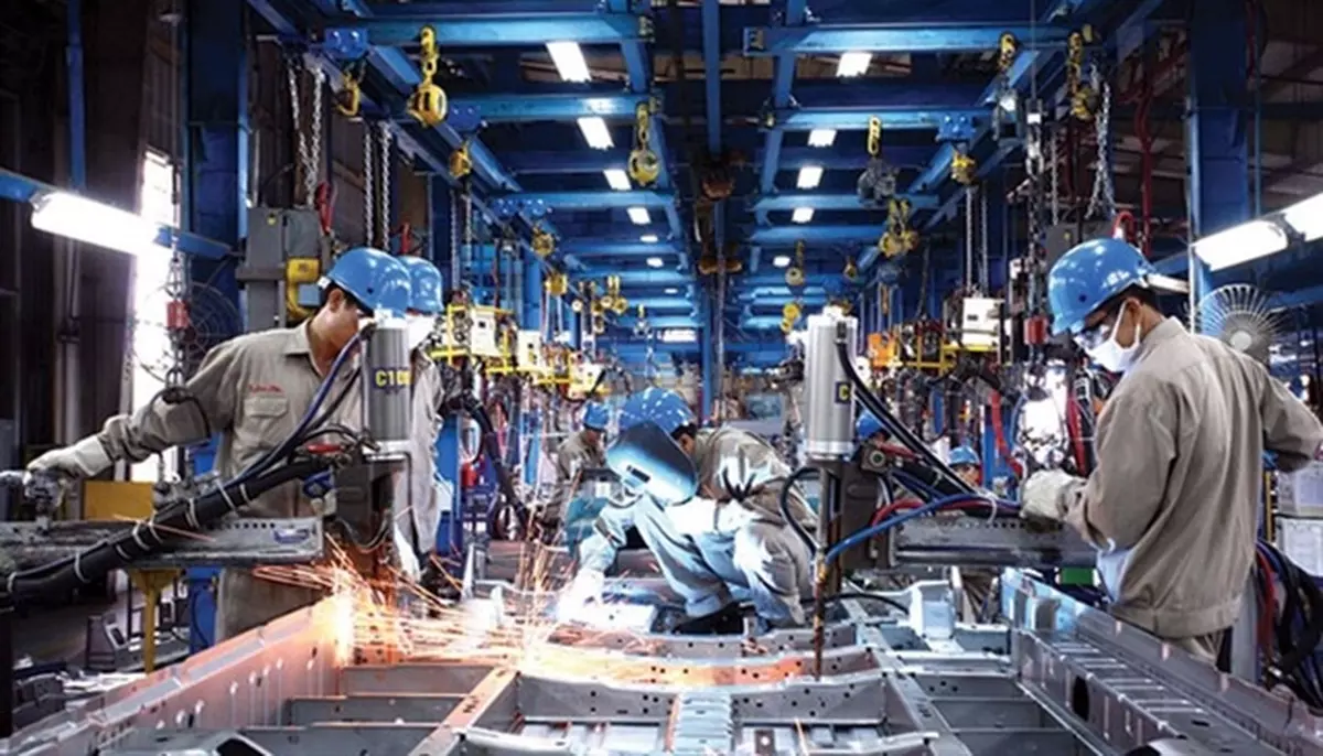 Numărul comenzilor noi din industria prelucrătoare a scăzut cu 6,9% în iulie. Bunurile de uz curent au avut cel mai mare recul 