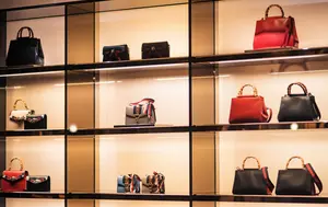 Acțiunile marilor branduri urcă după un posibil acord SUA-Iran. LVMH câștigă 5% pe bursă 
