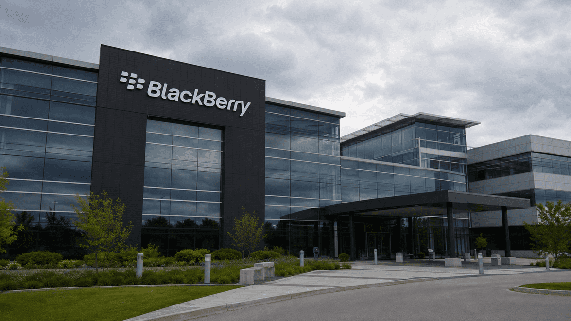 Acțiunile BlackBerry s-au dublat într-un an. Compania care a pierdut lupta telefoanelor mizează acum pe mașini și roboți