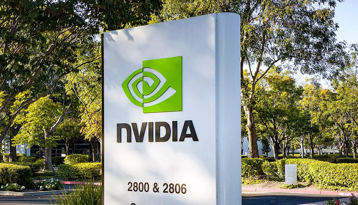 Nvidia devine finanțatorul industriei AI. Gigantul tehnologic oferă garanții de până la 108,5 miliarde de dolari