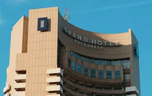 Cât au câștigat hotelurile din România în 2025. Veniturile au crescut, în ciuda numărului mai mic de turiști