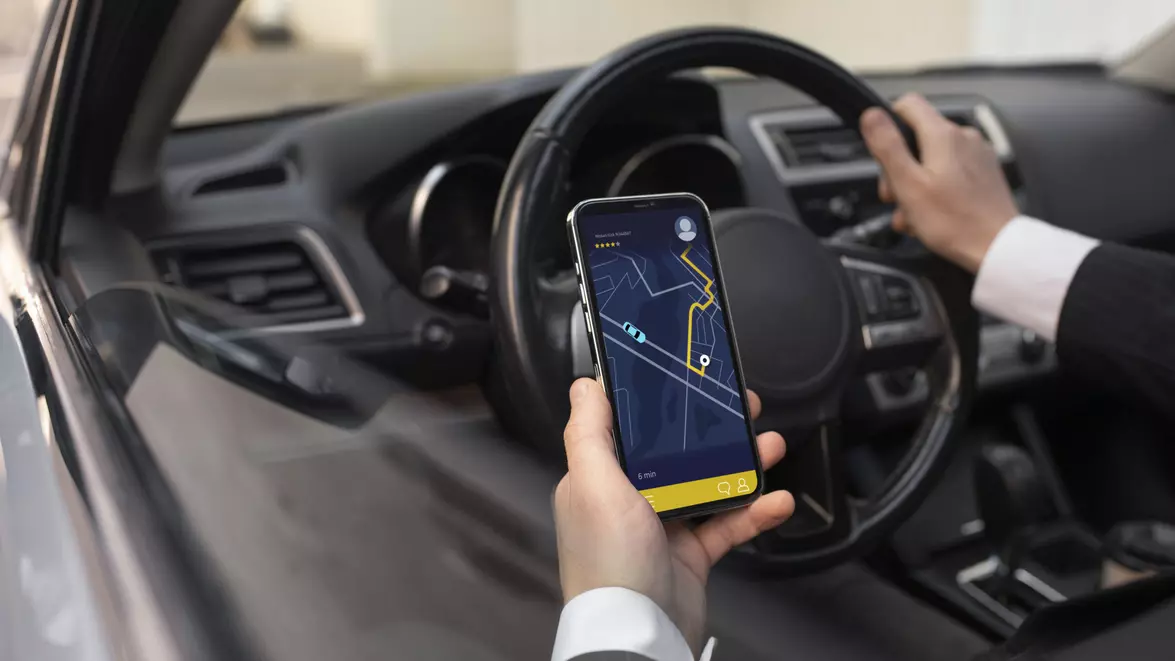 Uber reduce personalul din departamentul de servicii pentru clienți cu 10%. Compania pune restructurarea pe seama AI