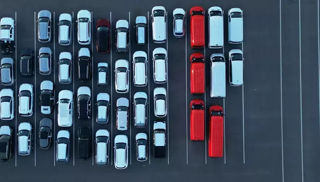 Înmatriculările autoturismelor noi a crescut cu 20,7% în trimestrul al doilea. Numărul vehiculelor pentru transportul persoanelor a scăzut cu 7,6%