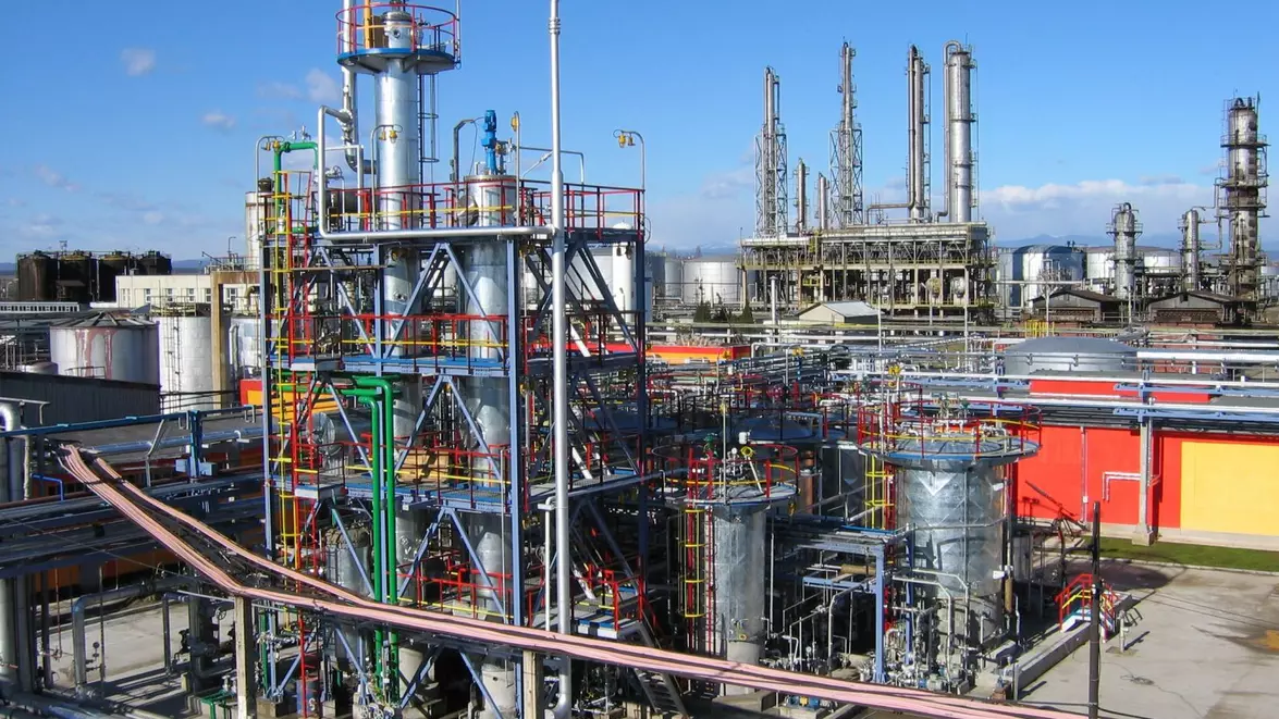Rompetrol Rafinare alocă 27 de milioane de lei pentru energie solară la Vega. Producția va merge integral în consumul rafinăriei
