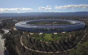 De ce Apple are 3 probleme mari în era AI. Strategia care i-a adus succesul o poate încurca în viitor