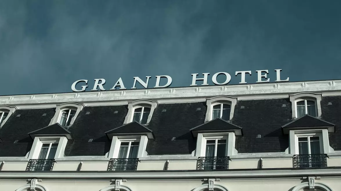 Piața hotelieră încetinește extinderea. Creșterea numărului de camere s-a redus cu 53% în primul semestru