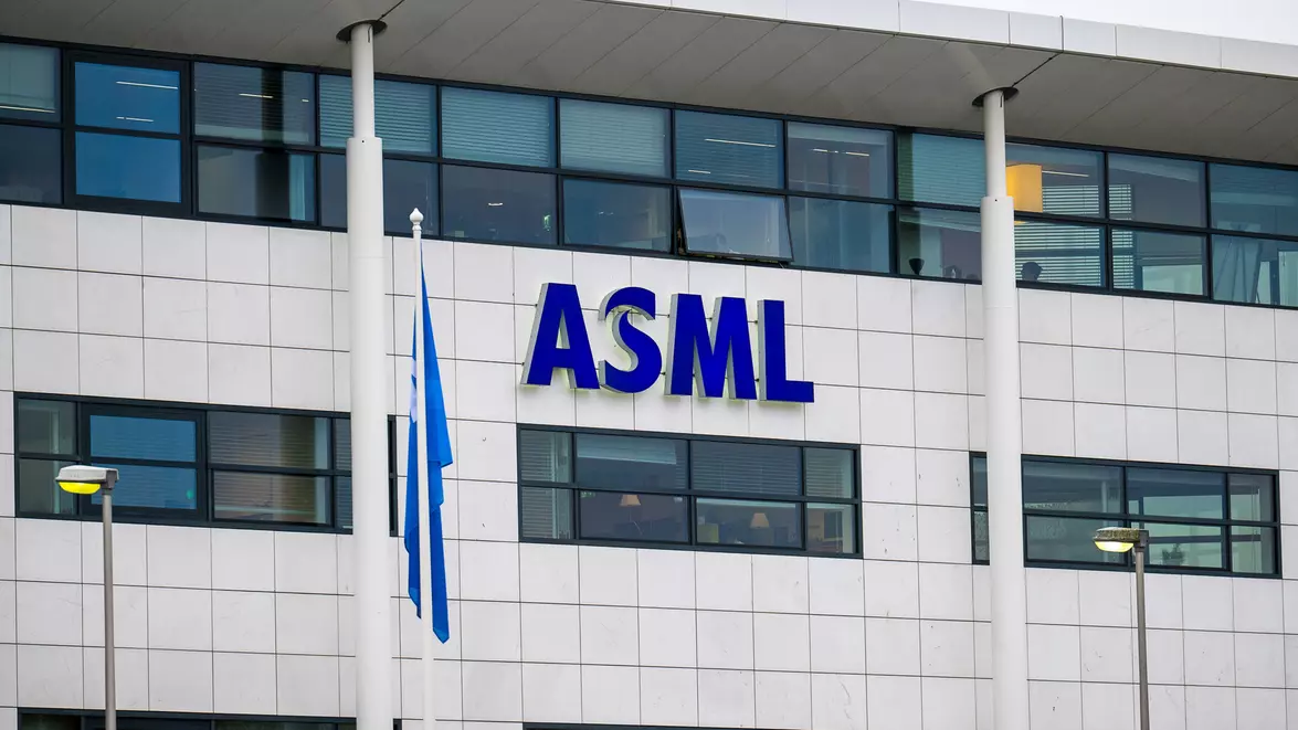 Compania olandeză ASML ar putea ajunge la o capitalizare de 1 trilion de dolari. O asemenea evaluare poate reprezenta o premieră în Europa