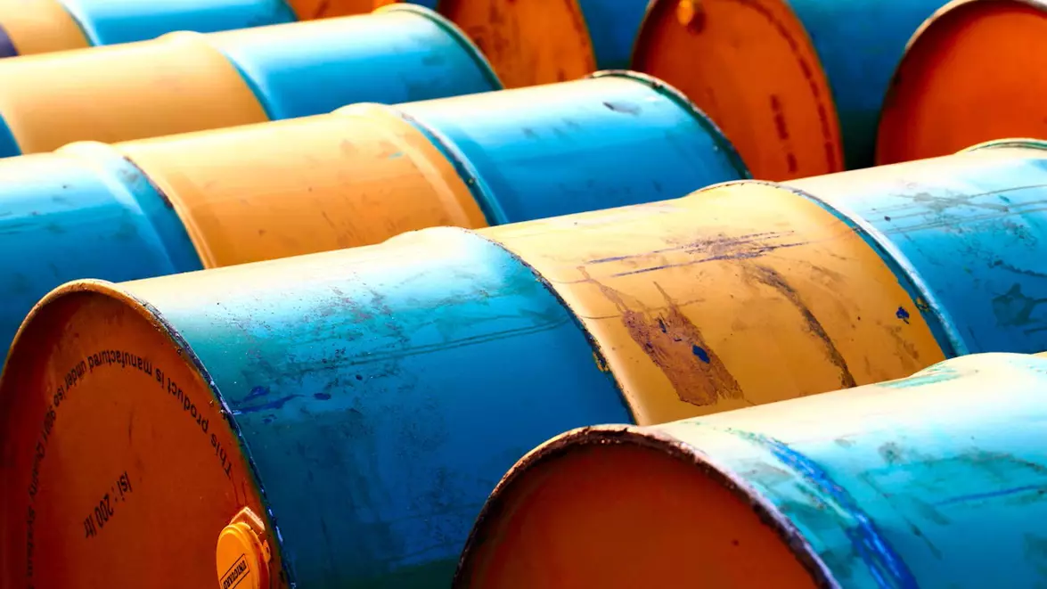 Prețul petrolului depășește din nou 90 de dolari pe baril. Atacurile din Golful Persic pun presiune asupra piețelor financiare