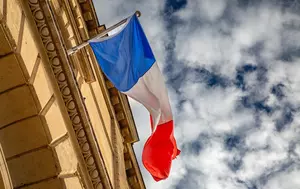 Franța schimbă ierarhia riscului pe piața europeană a obligațiunilor. Costurile sale de împrumut le depășesc pe cele ale Italiei