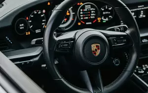 Porsche a livrat mai puține mașini în prima jumătate a anului. Producătorul german raportează un declin de 16% 