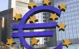 Petrolul se ieftinește mai repede decât anticipa BCE. Investitorii nu mai pariaza pe o majorare rapidă a dobânzii 