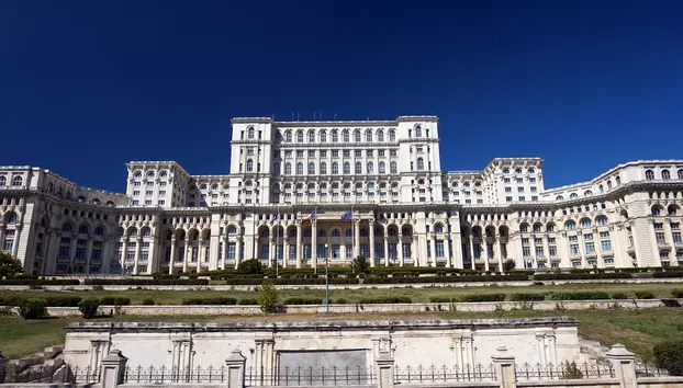 Statul se implică mai mult în privatizări. Legea care blochează vânzarea activelor strategice până în 2027