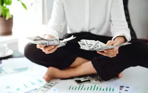 Veniturile românilor au crescut în 2025, dar cheltuielile au avansat și ele puternic. O gospodărie a cheltuit peste 85% din venituri, conform statisticilor