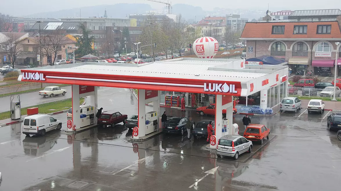 SUA amână termenul pentru vânzarea benzinăriilor Lukoil din afara Rusiei. Compania are acum timp până pe 29 octombrie
