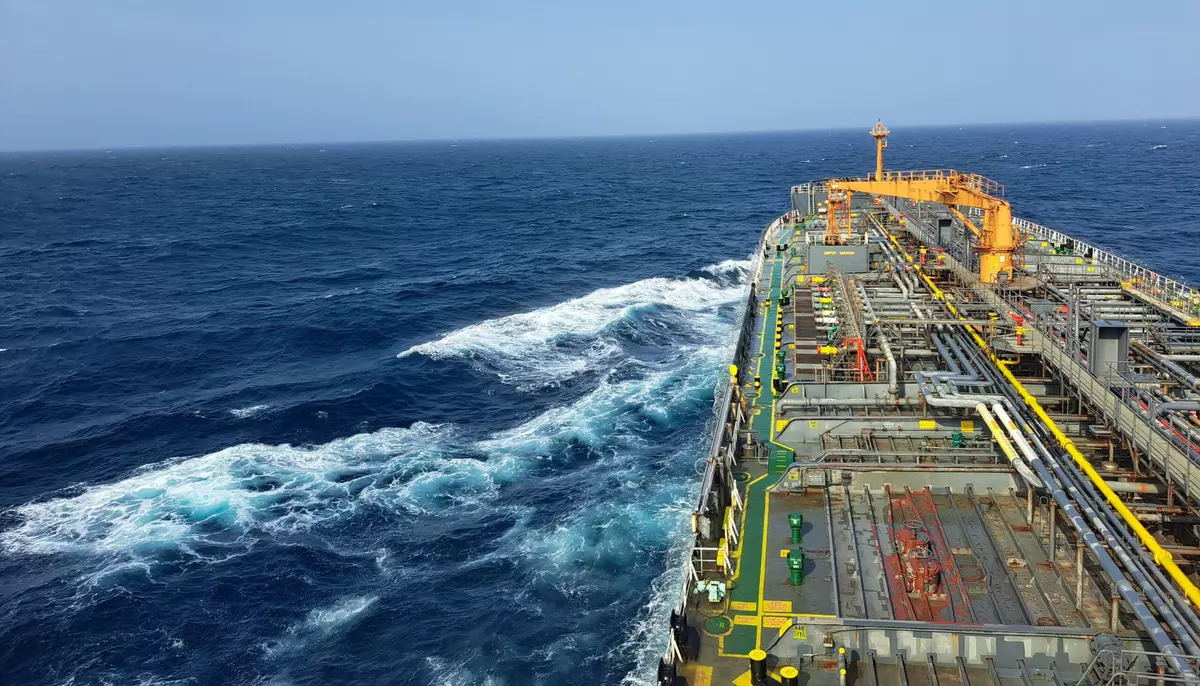 Prețul petrolului scade ușor pe fondul tensiunilor dintre SUA și Iran. Țițeiul Brent a ajuns la 95,04 dolari pe baril
