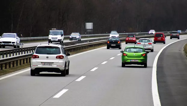 China depășește Europa în industria auto. UE ia în considerare valorificarea investițiilor străine directe din această țară