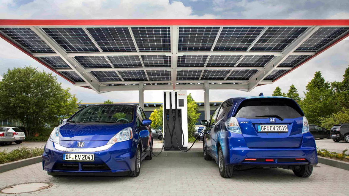 Vehiculele electrice contribuie la stabilizarea rețelelor. Mașinile pot retrimite energie în sistem