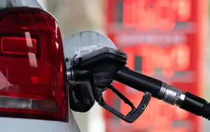 Cum a tăiat Germania prețul la pompă: statul a redus temporar taxa pe carburanți, iar benzina a coborât din nou sub 2 euro