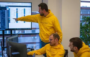 cyber_Folks lansează primul asistent AI pentru hosting din România. robo_Folks poate interveni direct în contul clientului