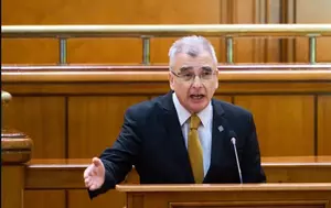 Petrișor Peiu (AUR) descrie România drept o țară săracă cu o economie distrusă. Dar veniturile și portofoliul său bursier indică altceva.
