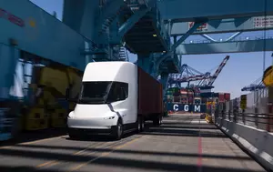 Tesla livrează Semi după aproape 9 ani de așteptare. 50.000 de camioane electrice pe an rămân ținta