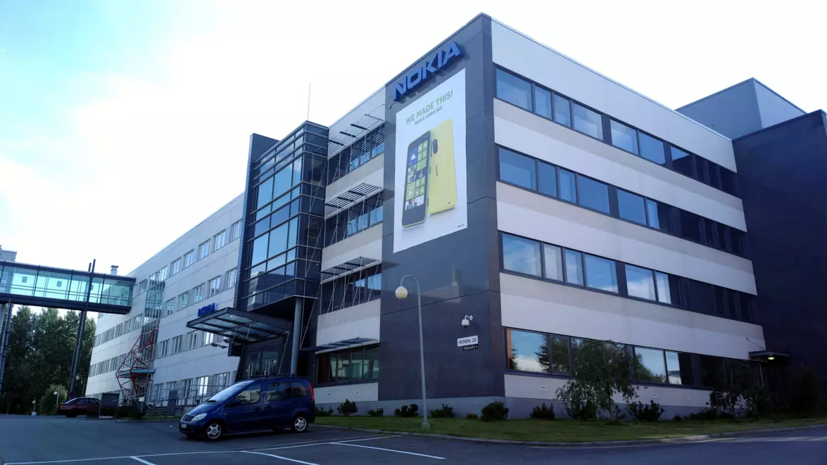 Nokia spune că boomul AI ar merge de două ori mai repede. Cipurile și energia țin frâna trasă