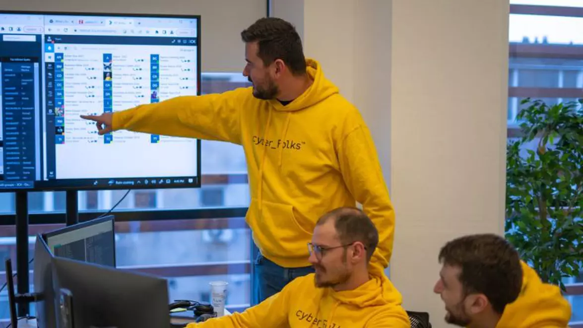cyber_Folks lansează primul asistent AI pentru hosting din România. robo_Folks poate interveni direct în contul clientului