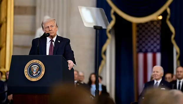 Donald Trump amenință Europa cu tarife vamale de 100% pentru exporturile către SUA. Taxele digitale pentru giganții americani reaprind disputa comercială 