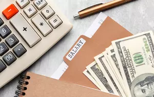 Ce taxe pe salariu plătești în România. Statul intră primul la împărțirea banilor și rareori întârzie