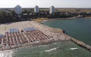 Minivacanța de Rusalii dă startul sezonului estival. Prețurile la cazare pornesc de la 38 de lei de persoană pe noapte