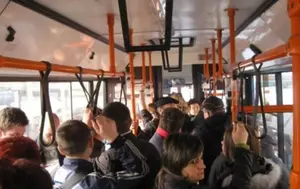 Românii pierd 53 de minute pe zi până la serviciu. Bucureștiul ajunge la 73 de minute pentru doar 16 kilometri
