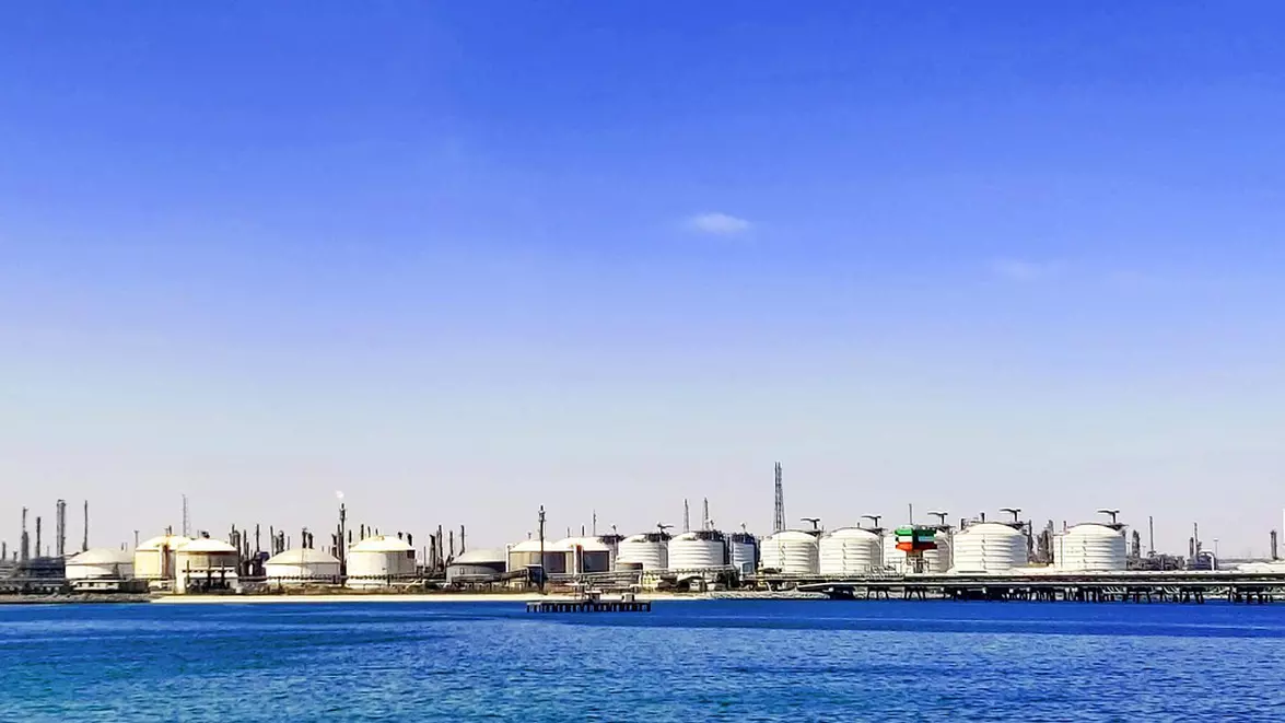 Prețul petrolului a crescut cu 4%, după atacurile dintre SUA și Iran. Țițeiul Brent a ajuns la 79,11 dolari pe baril