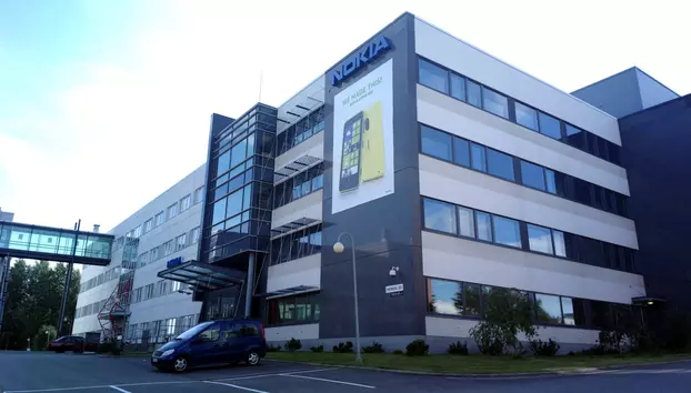 Nokia spune că boomul AI ar merge de două ori mai repede. Cipurile și energia țin frâna trasă