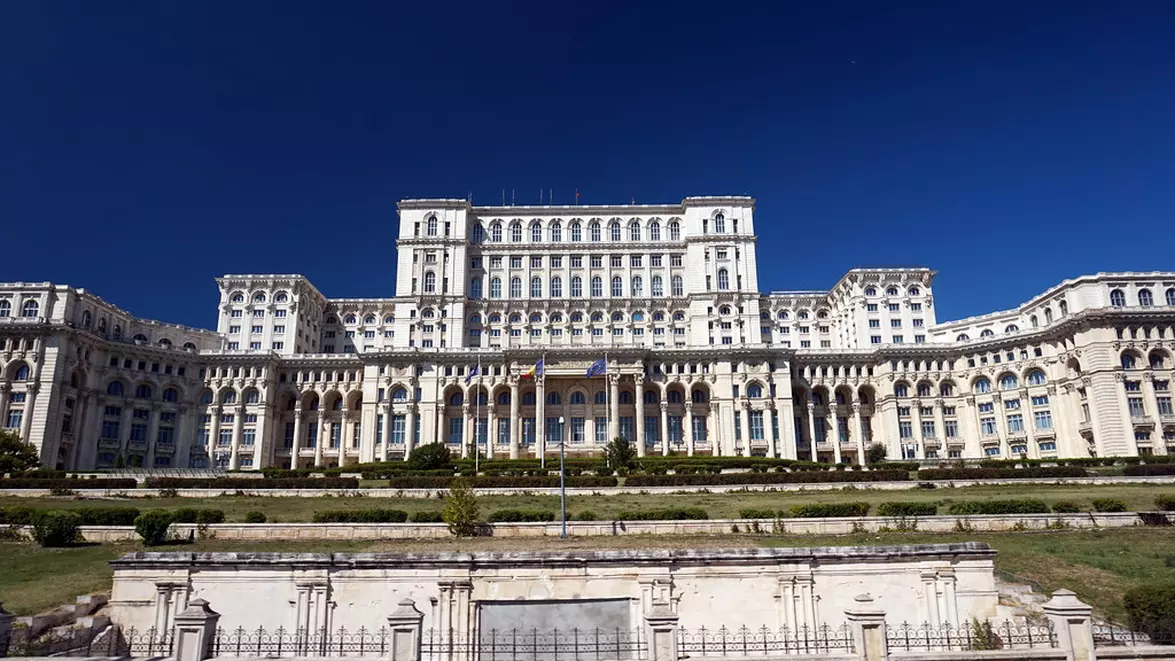Sistemul de pensii se îndreaptă către piața de capital. Un nou proiect de lege, pe modelul sistemului din SUA