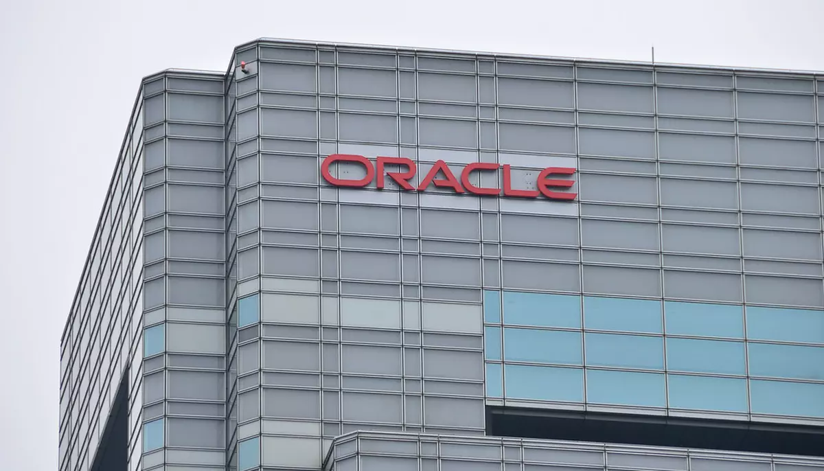 Oracle demarează un rând de concedieri masiv. Compania crește investițiile în AI
