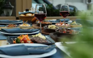 HoReCa cere 10 măsuri viitorului Guvern. FPIOR estimează 25.000 de joburi noi în doi ani