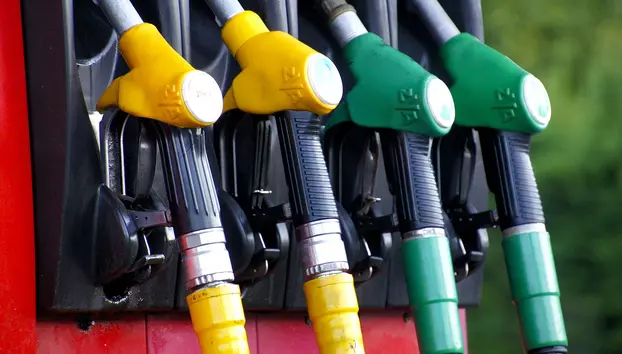 Transportatorii cer intervenția Parlamentului pe piața carburanților. FORT reclamă lipsa unui plafon real pentru adaosuri