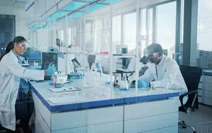 Lansările de medicamente din Europa încetinesc. Noile reguli de preț americane creează incertitudine