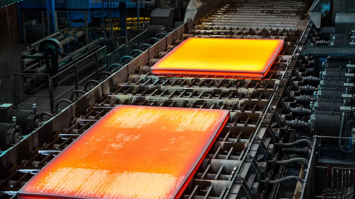 SUA apasă mai tare pe siderurgia europeană: aproape jumătate din exporturile UE cu oțel și aluminiu riscă taxe mai mari