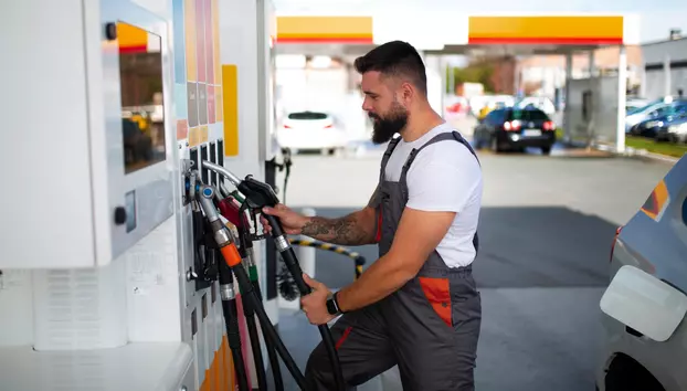 Acciza la motorină rămâne redusă cu 25% până la jumătatea lunii octombrie. Economia ajunge la 701 lei pentru 1.000 de litri